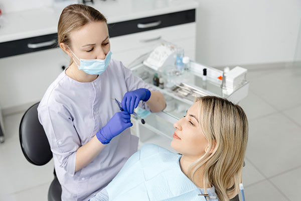 How Dental Bonding Is Used For Cosmetic And Restorative Dentistry